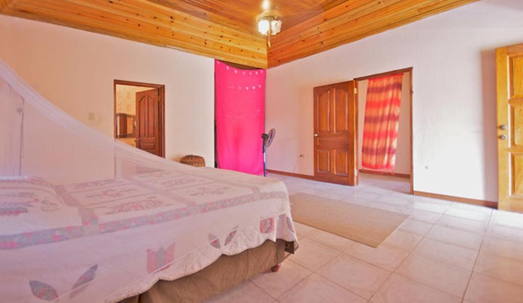 Dolphin Bay Yoga Guest House Drapers Chambre photo